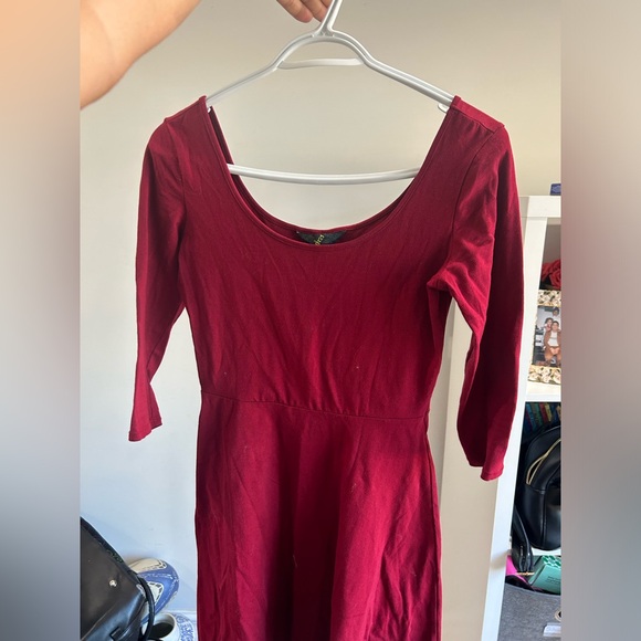BEAUTIFUL RED DRESS FOR SALE ! - Picture 2 of 2